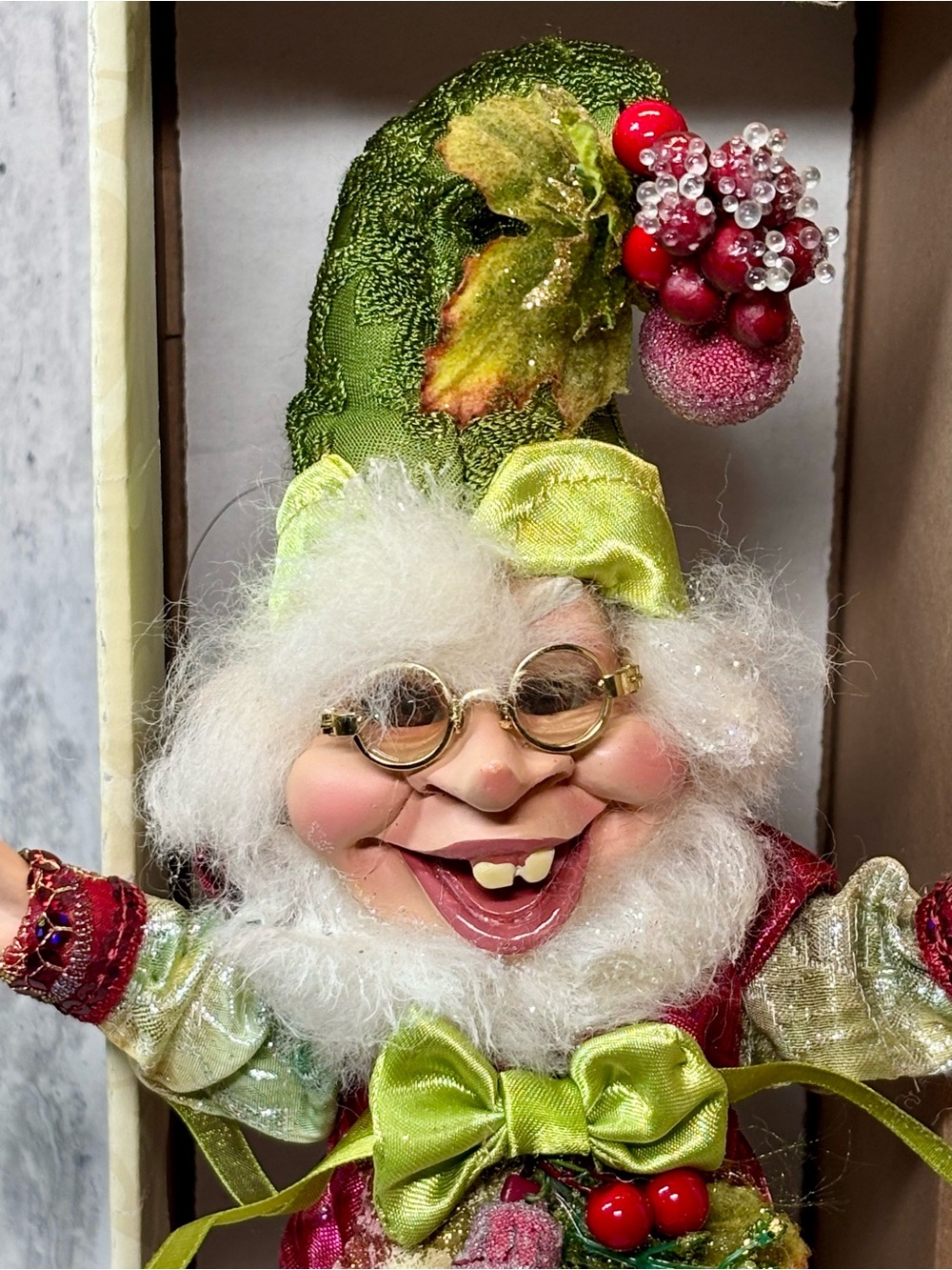 Mark Roberts Raspberry Treat Elf Small 12" RARE - Picture 2 of 6